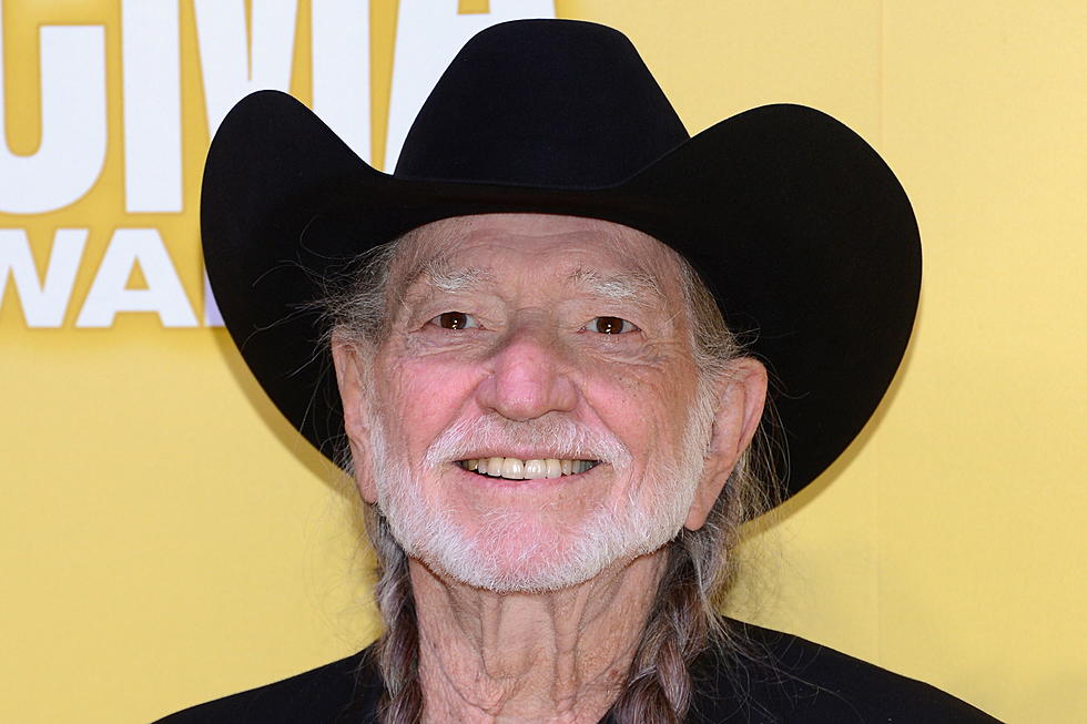 No. 15: Willie Nelson, ‘Pretty Paper’ – Top 50 Country Christmas Songs