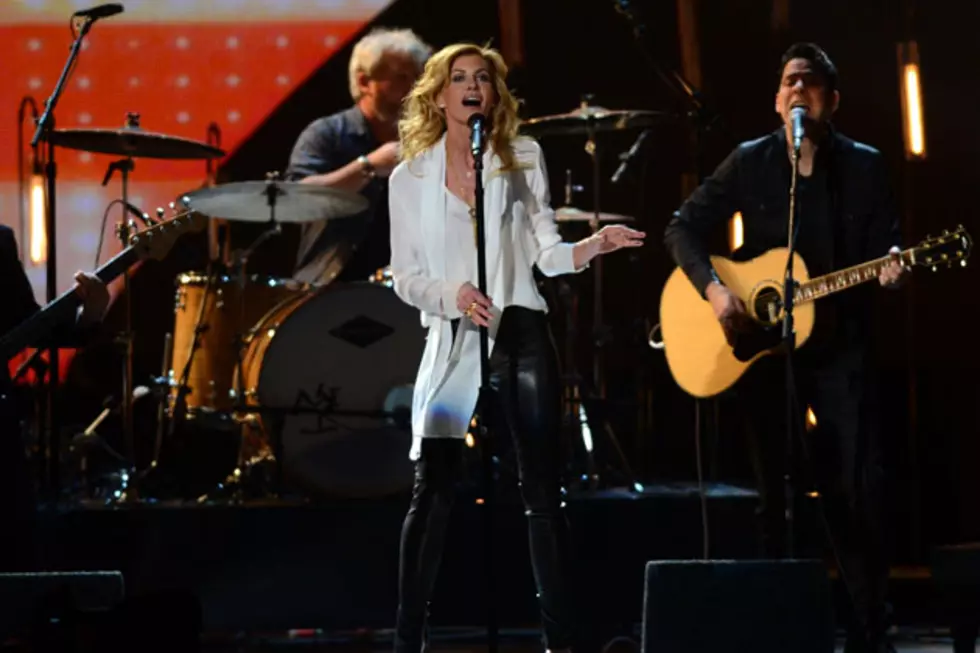 Faith Hill Performs &#8216;American Heart&#8217; at the 2012 CMA Awards