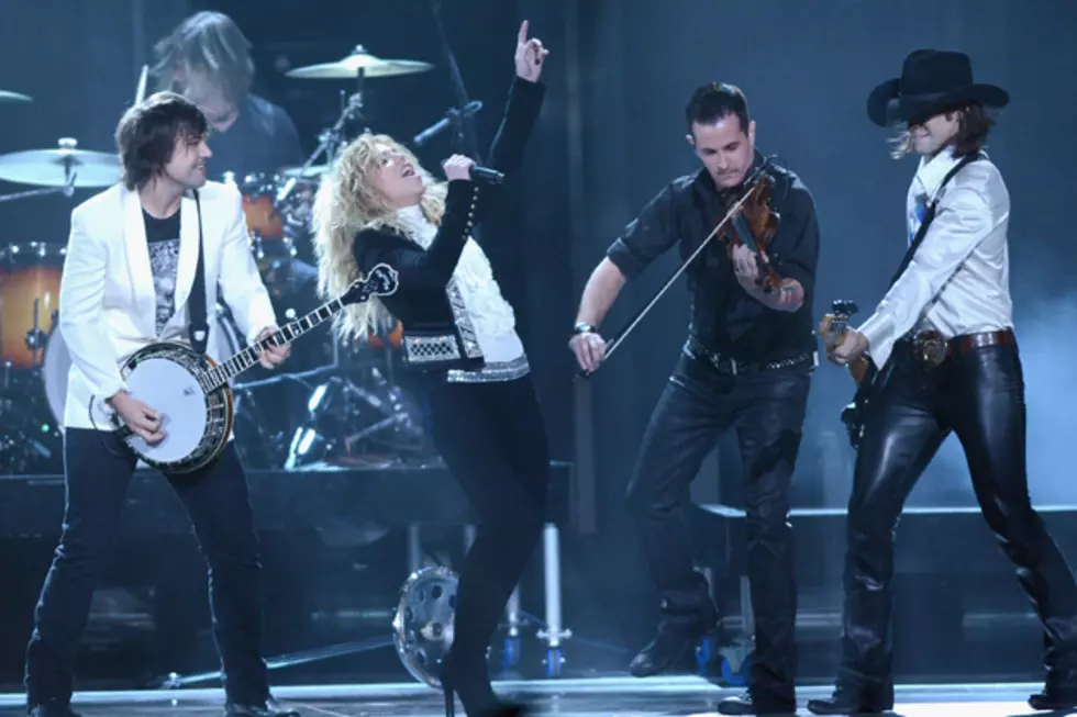 The Band Perry Give Intense &#8216;Better Dig Two&#8217; Performance at the 2012 CMA Awards