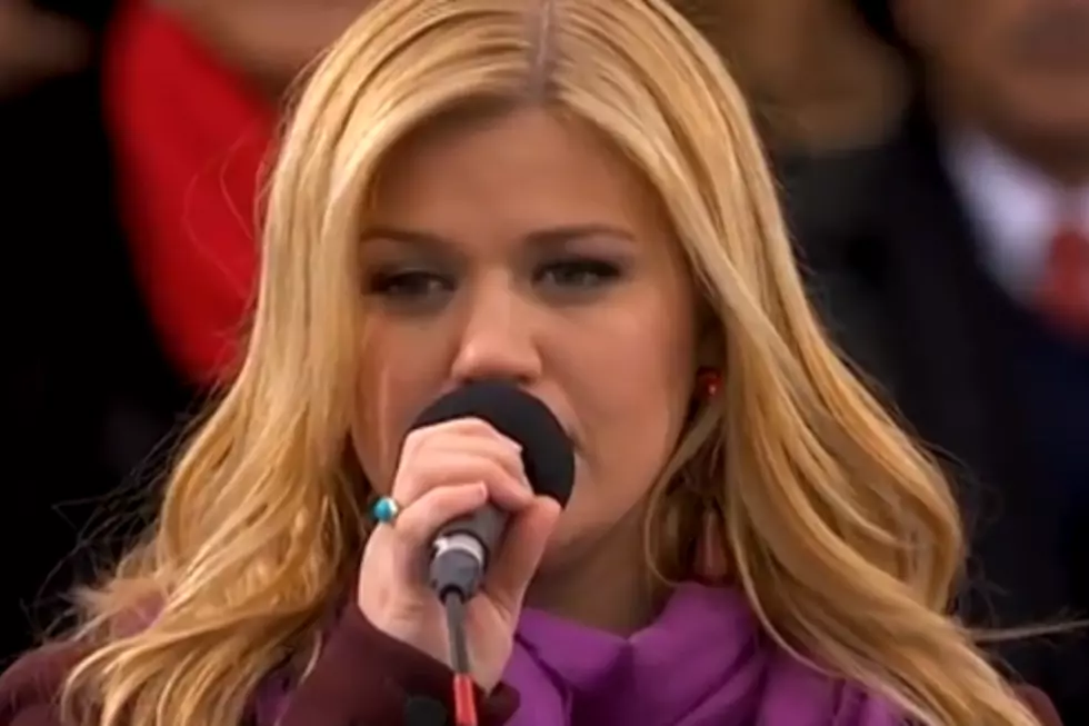 Kelly Clarkson Performs ‘My Country ‘Tis of Thee’ at President Obama’s Inauguration