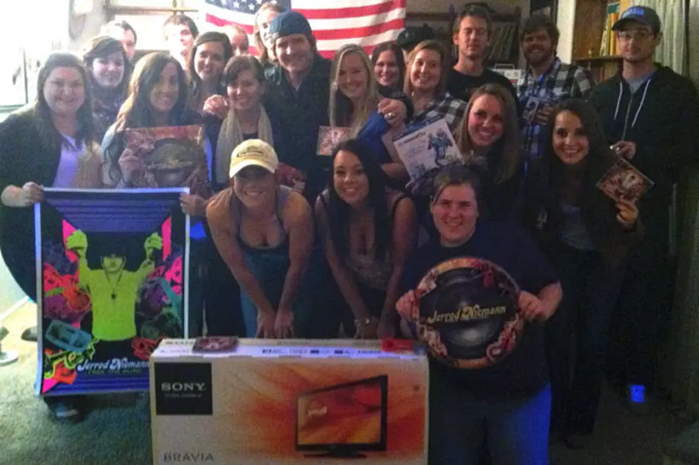 Jerrod Niemann Hand-Delivers Private Concert to Lucky College Student