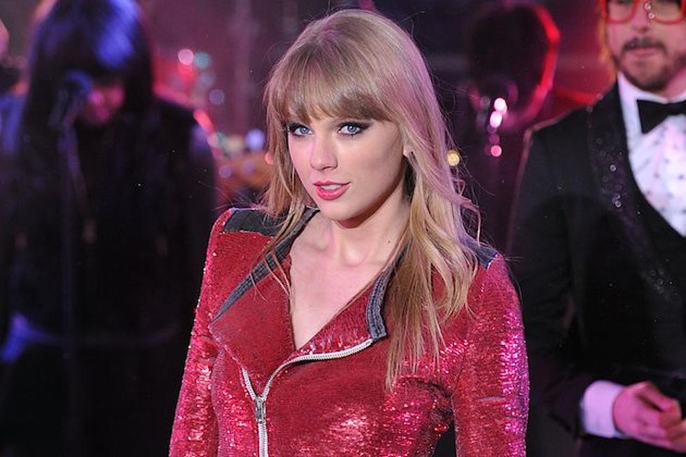 Taylor Swift Pays $17 Million in Cash for Rhode Island Mansion