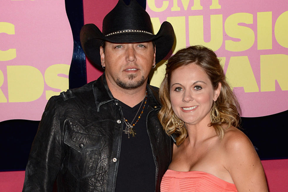 Jason Aldean Caught Kissing Woman – Not His Wife [UPDATE]