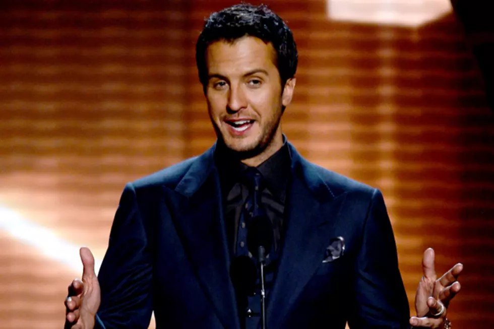 Luke Bryan Cries as He Wins Entertainer of the Year at the 2013 ACMs