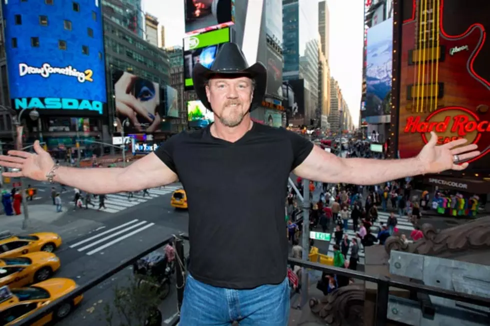 Trace Adkins Takes Over NYC’s Hard Rock Cafe for Sounds of Summer Show – Pictures