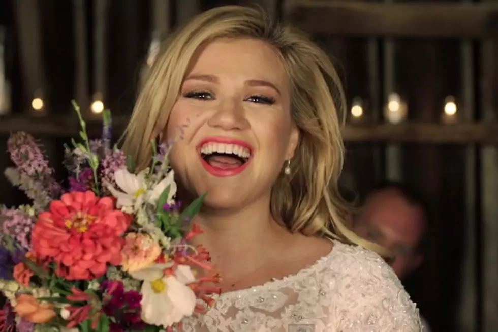 Kelly Clarkson Is the Life of the Wedding Party in ‘Tie It Up’ Video