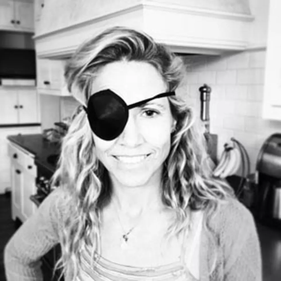 Sheryl Crow Now Rocking an Eye Patch After Playing With Her Kids
