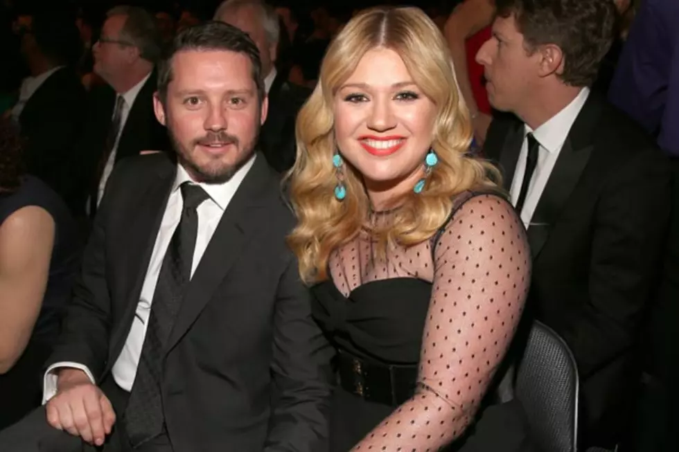 Kelly Clarkson Lets It Slip That She&#8217;s Expecting Baby No. 2