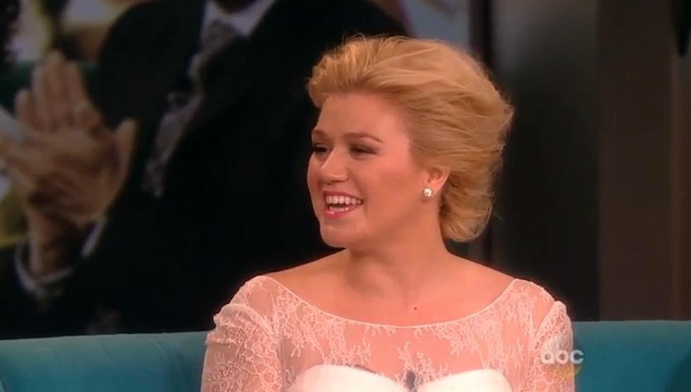 Kelly Clarkson Reveals She’s Getting Married in a Couple of Weeks
