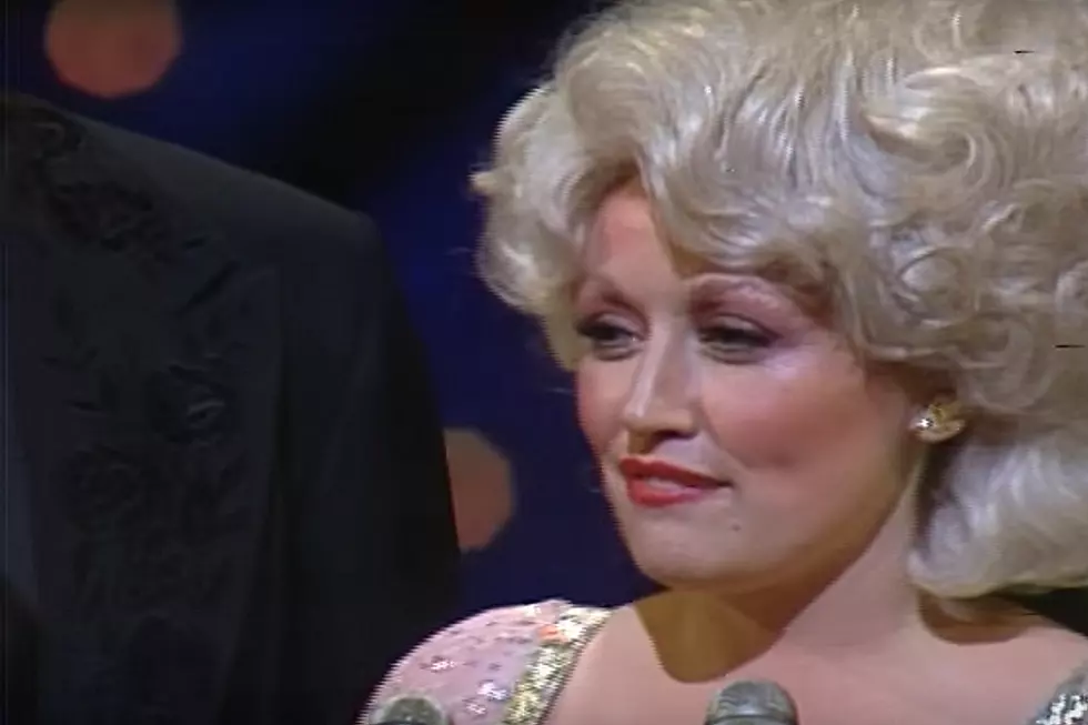 Remember Dolly Parton’s Wardrobe Malfunction at the CMA Awards?