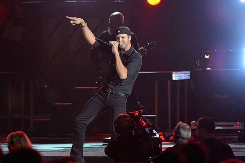 Luke Bryan Opens 2013 CMAs With ‘That’s My Kind of Night’ and Florida Georgia Line