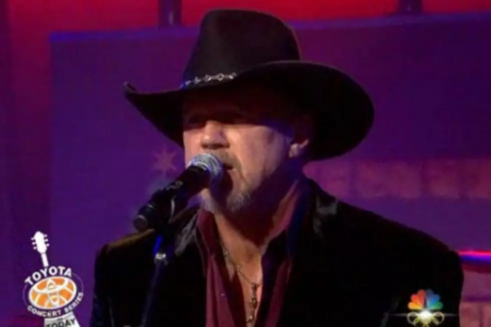 Trace Adkins Gets Festive, Performs ‘O Tannenbaum’ on ‘TODAY’