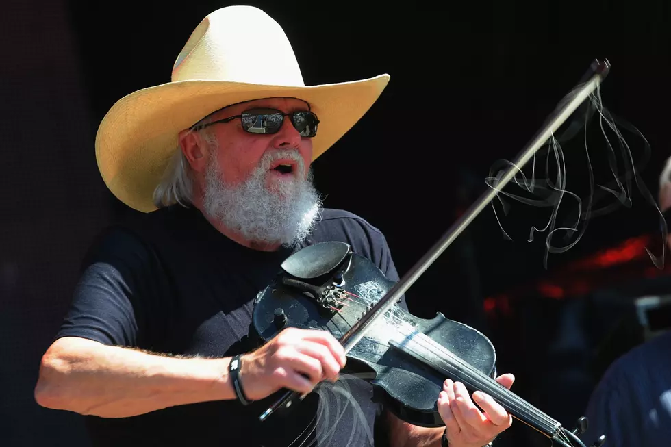Charlie Daniels Reads ''Twas the Night Before Christmas' [Watch]
