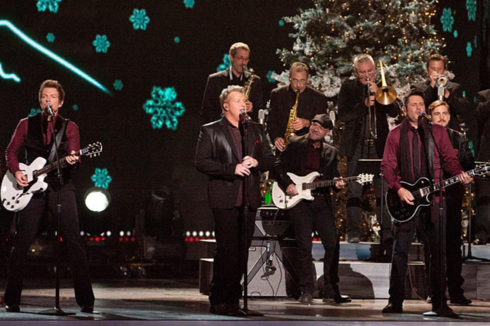 Rascal Flatts Perform ‘Jingle Bell Rock’ on 2013 ‘CMA Country Christmas’ Special
