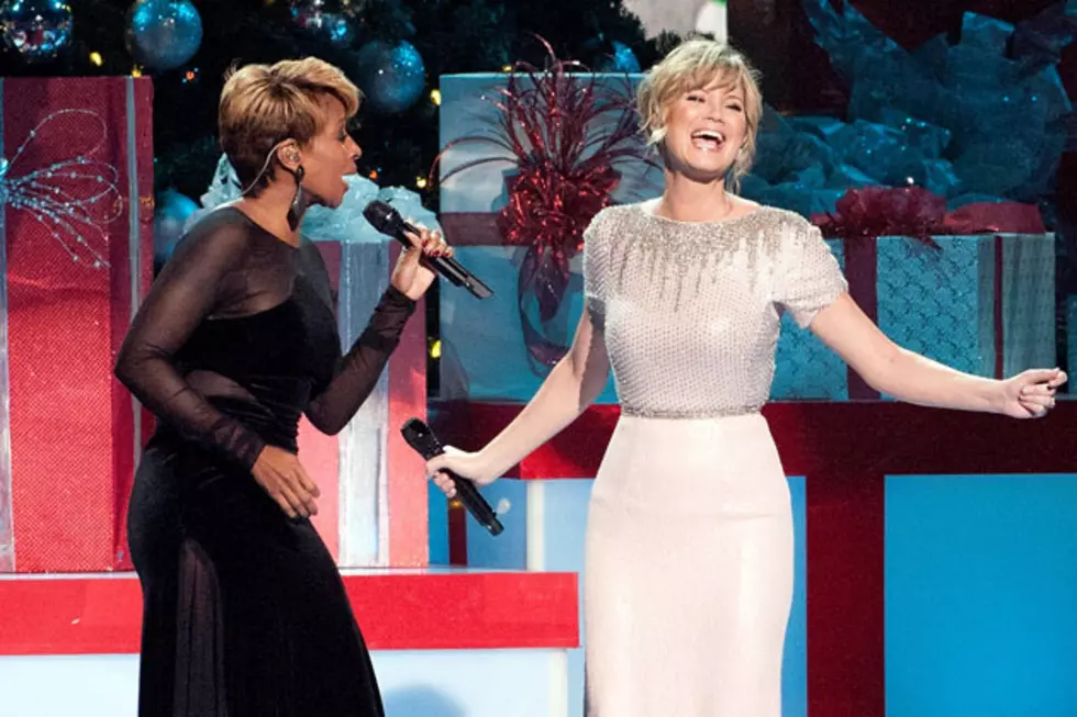 Jennifer Nettles and Mary. J. Blige Duet on ‘Do You Hear What I Hear?’ at ‘CMA Country Christmas’
