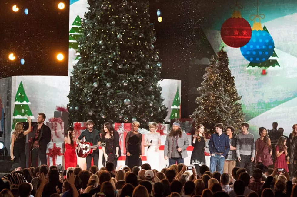 Jennifer Nettles Finishes 2013 ‘CMA Country Christmas’ Special With Two Carols