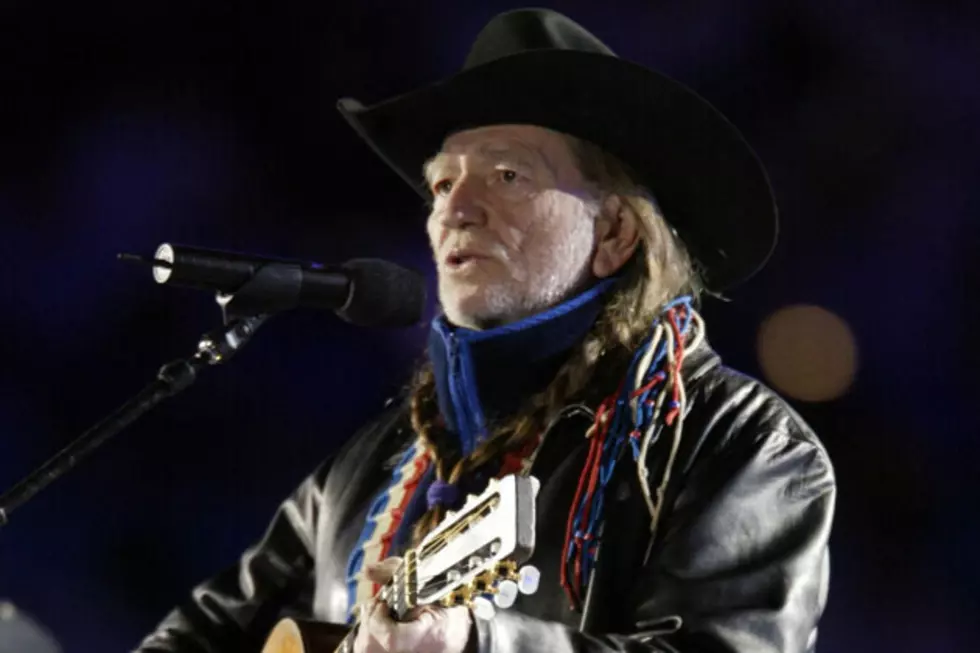 Willie Nelson Has Some Nifty Card Tricks Up His Sleeve [Watch]