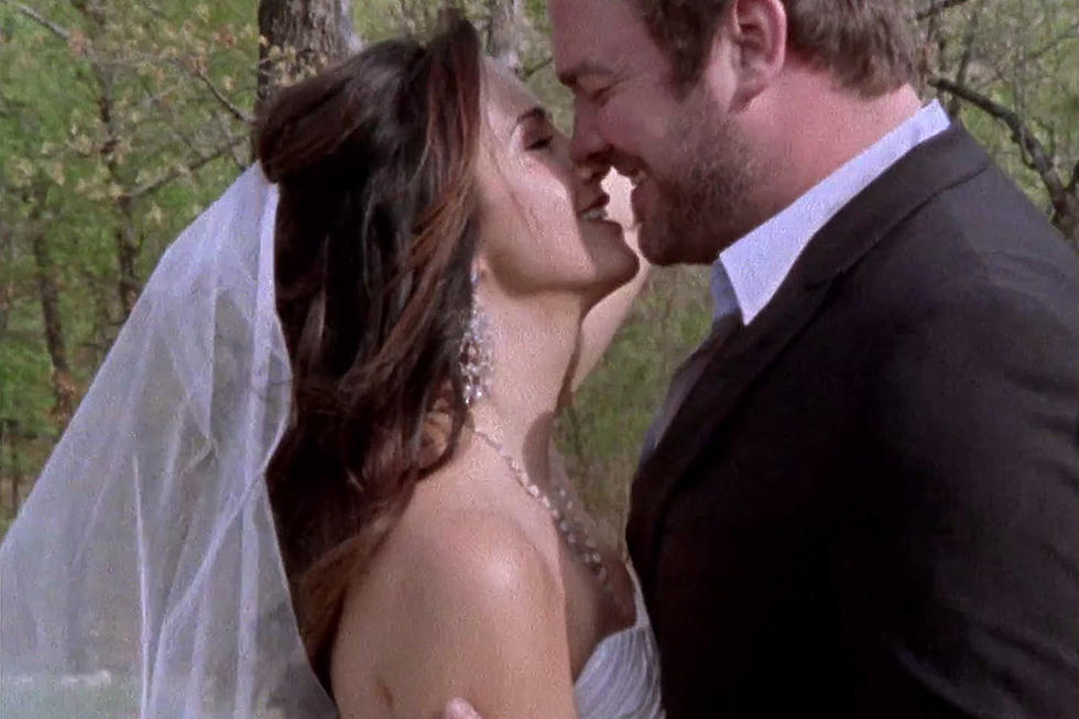 Lee Brice Uses Wedding Footage for 'I Don't Dance' Video