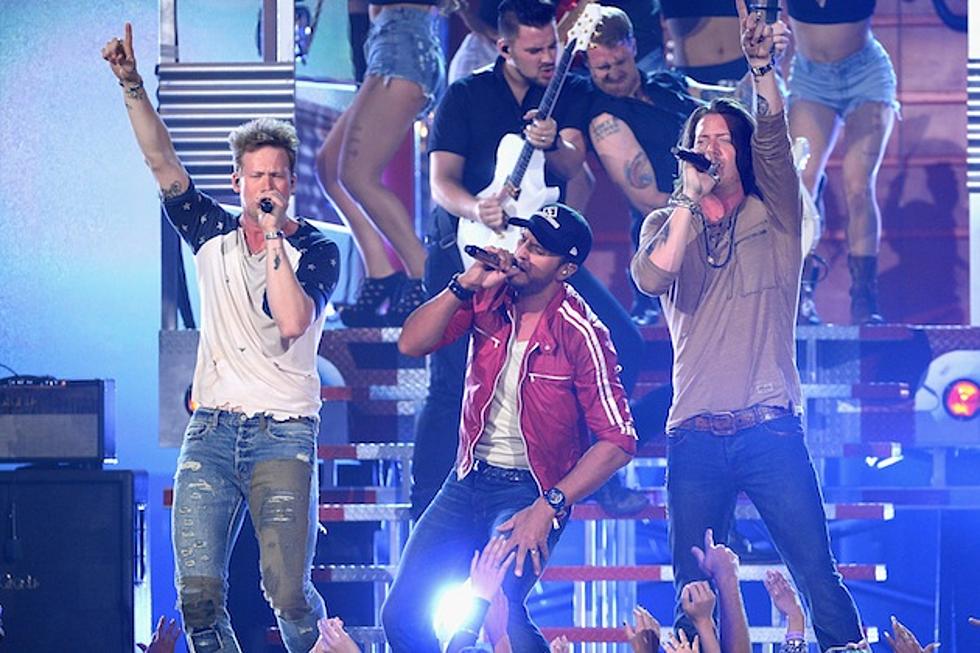 Floria Georgia Line, Luke Bryan Bring the Heat With ‘This Is How We Roll’ at 2014 Billboard Music Awards
