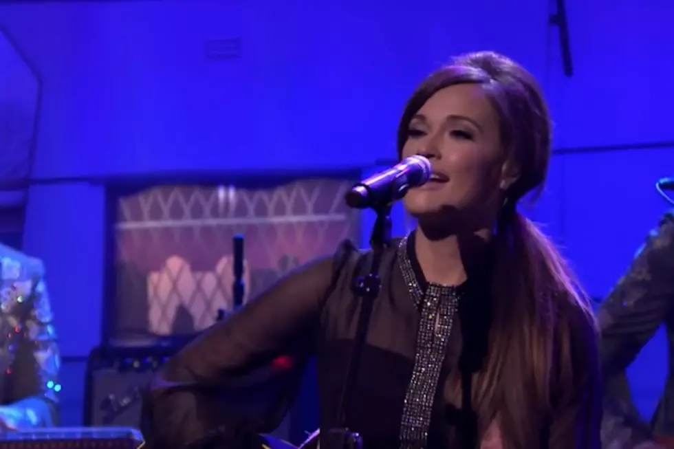 Kacey Musgraves Brings ‘The Trailer Song’ to Jimmy Fallon’s ‘The Tonight Show’