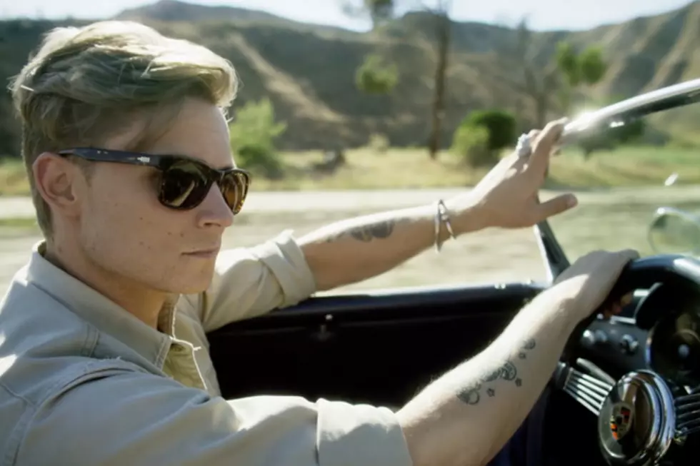 Frankie Ballard Gets the Girl in 'Sunshine and Whiskey' Video