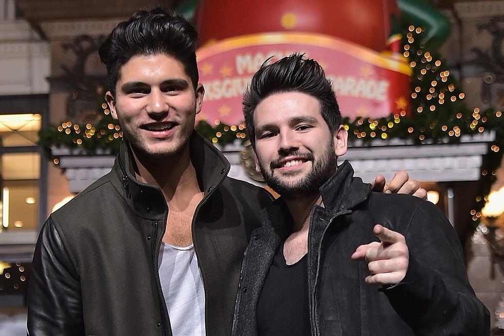 Man Surprises Girlfriend With Proposal at Dan + Shay Meet and Greet [Watch]