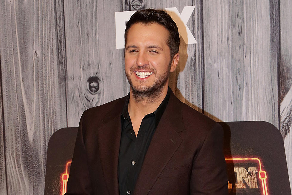 Luke Bryan’s Intimate Rendition of ‘I Don’t Want This Night to End” [WATCH]