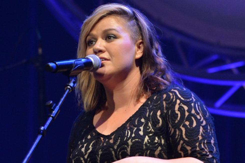 Kelly Clarkson Opens Up About &#8216;Horrible&#8217; Pregnancy Which Included Hospitalization