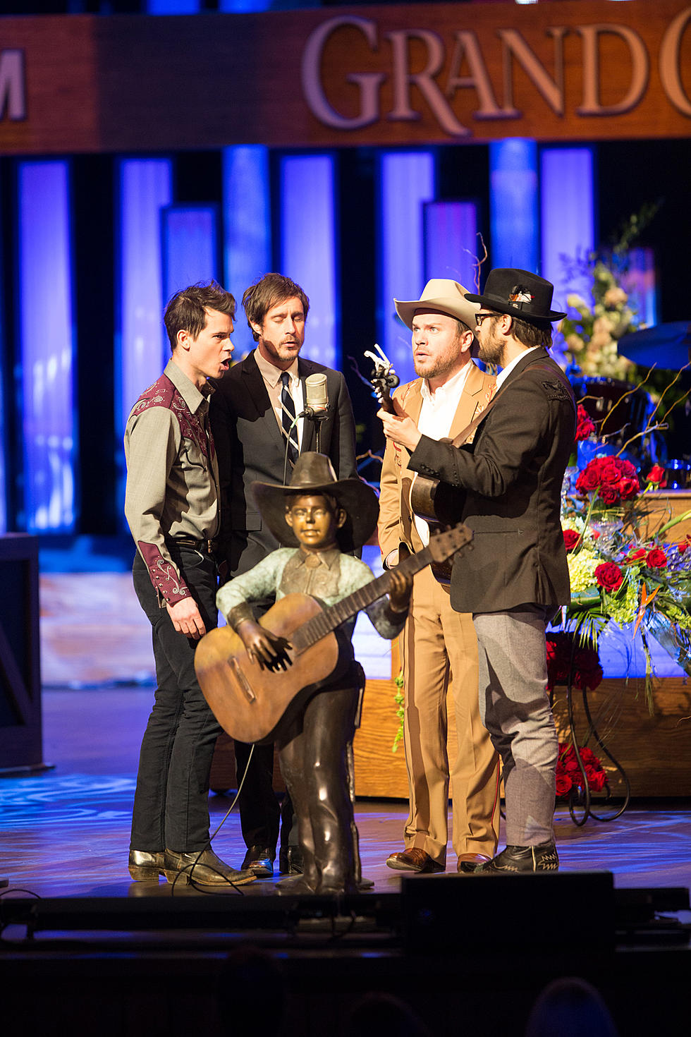 Sunday Morning Country Classic Spotlight — The Grand Ole Opry
