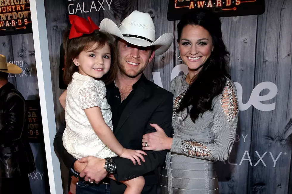 Justin Moore Takes Fans Home to Meet His Family [Watch]