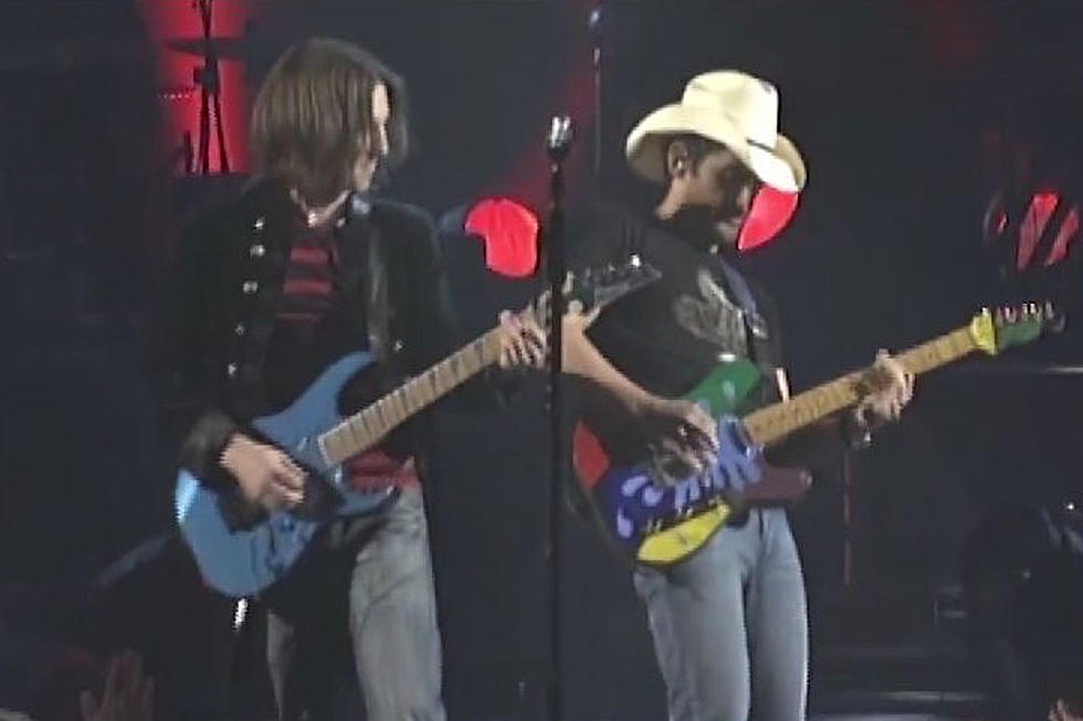 Brad Paisley Makes Good on Promise to Jam With Young Guitarist [Watch]