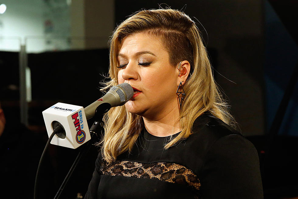 Kelly Clarkson Says Difficult Pregnancy Inspired Her Shaved Haircut