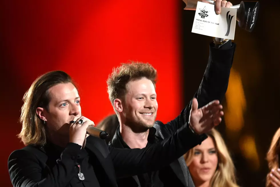 Florida Georgia Line Win Vocal Duo of the Year at the 2015 ACM Awards