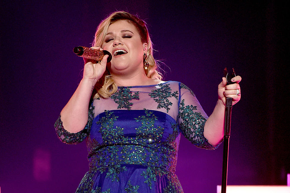Fox News Host Apologizes to Kelly Clarkson After ‘Deep Dish Pizza’ Jab