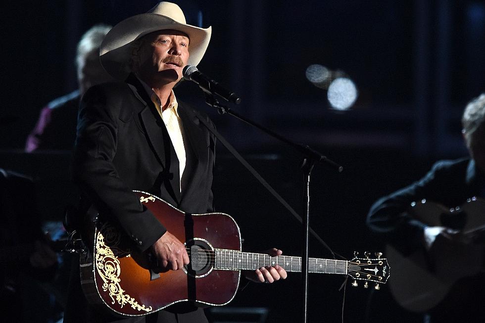 Alan Jackson Performs &#8216;Where Were You (When the World Stopped Turning)&#8217; at 2015 ACM Awards