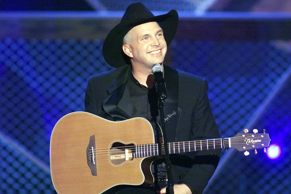 Remember Garth's First #1 Hit?