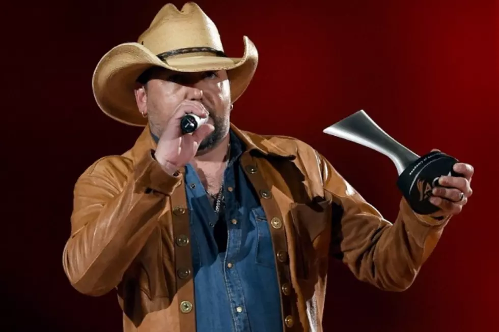 Jason Aldean Wins Male Vocalist of the Year at 2015 ACM Awards