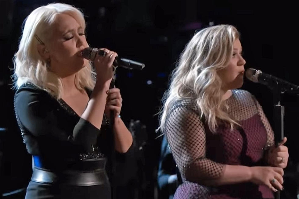 Meghan Linsey Duets With Kelly Clarkson on &#8216;Invincible&#8217; on &#8216;The Voice&#8217; Season Finale