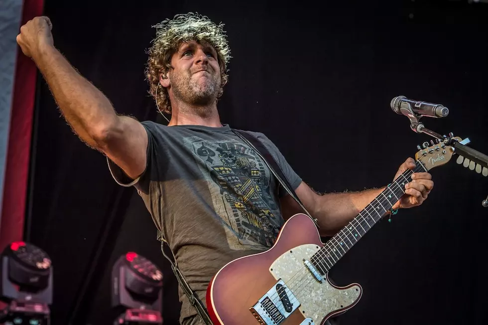 Billy Currington Mixes Hits With a Little ‘Uptown Funk’ at Taste of Country Fest