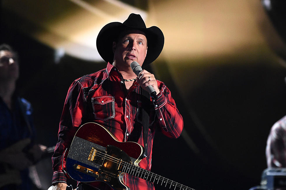 Teenage Garth Brooks Fan With Rare Disorder Gets Private Show [Watch]