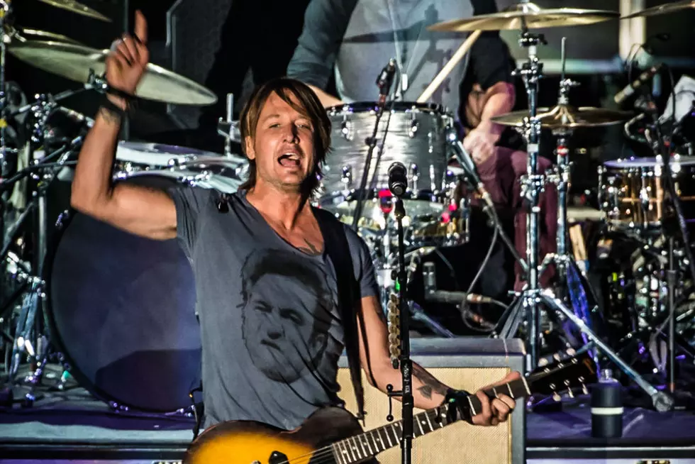 Keith Urban 1, Rain 0 at the 2015 Taste of Country Music Festival