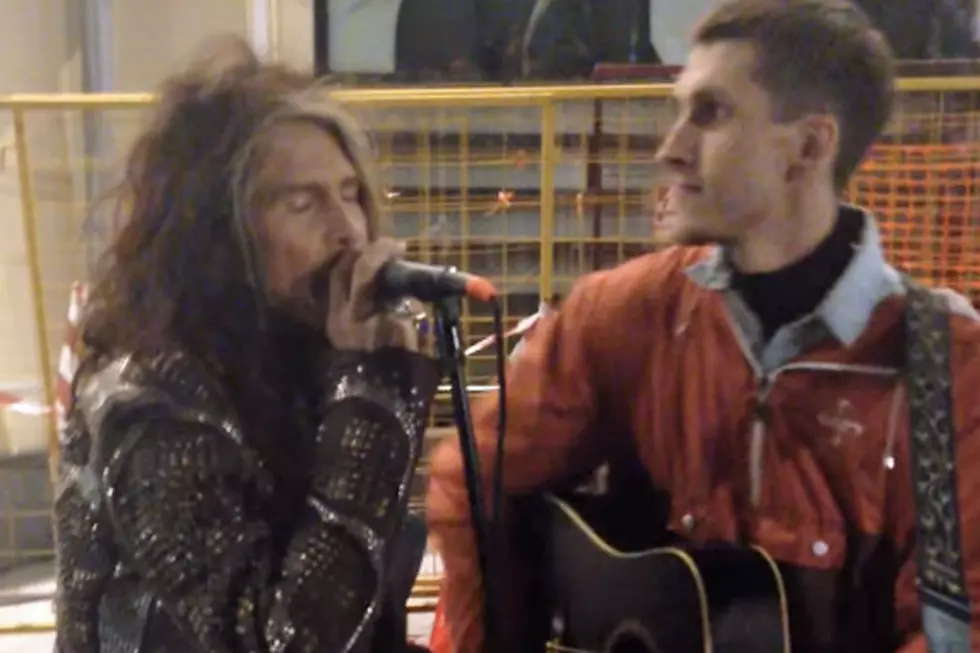 Steven Tyler Joins Russian Street Musician on Aerosmith Song