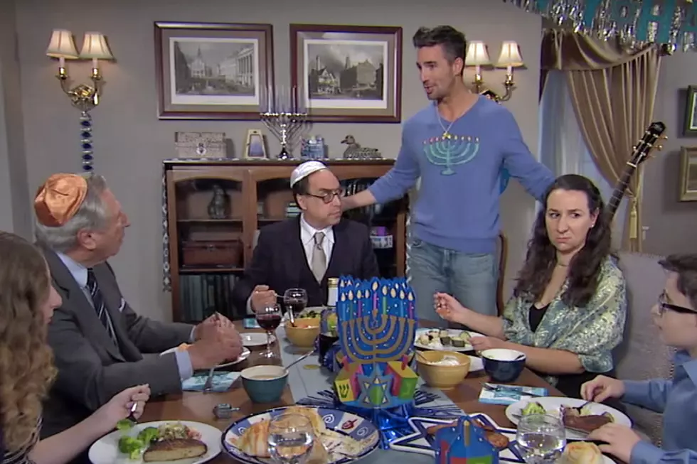 Jake Owen Announces Faux Hanukkah Album in Comical &#8216;Jimmy Kimmel Live&#8217; Skit