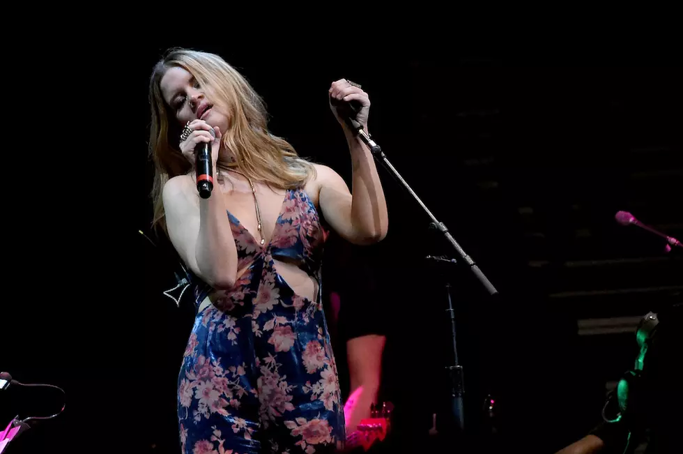 Maren Morris Delivers Soulful Rendition of Dolly Parton’s ‘9 to 5′ [Watch]