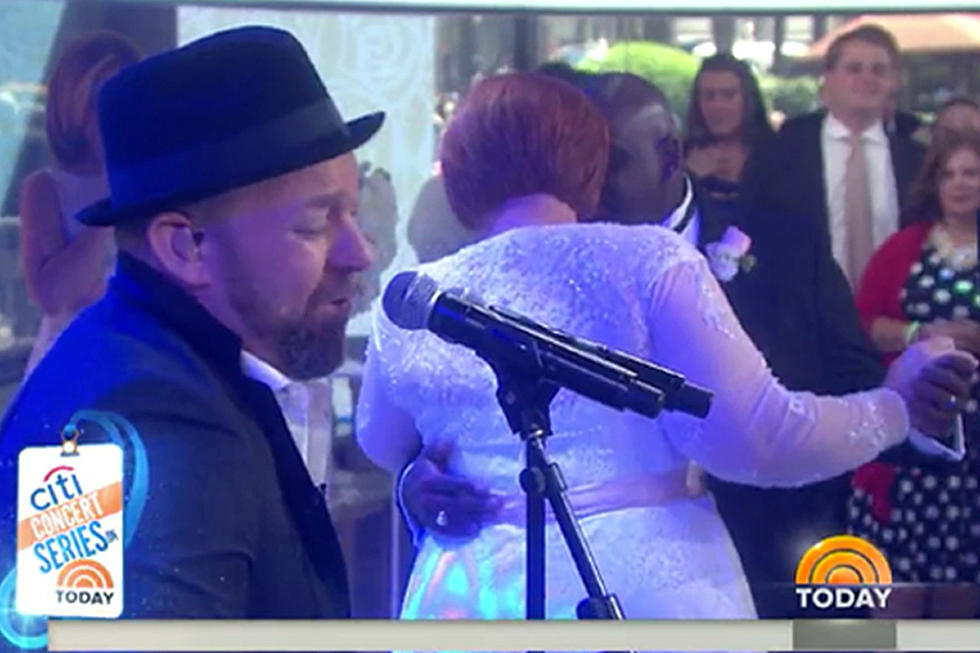 Kristian Bush Serenades Newlyweds Live on 'Today' Show