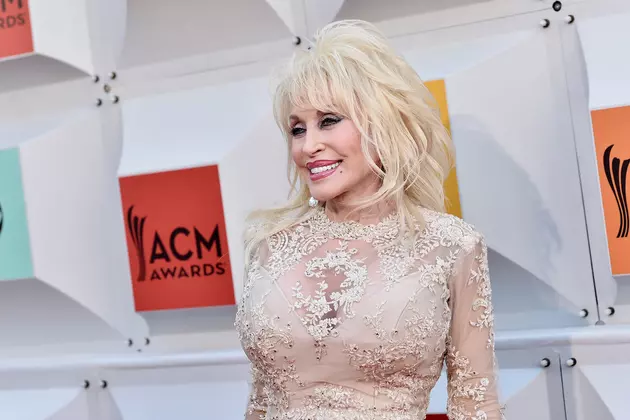 Dolly Parton&#8217;s &#8216;Coat of Many Colors&#8217; to Become Children’s Book