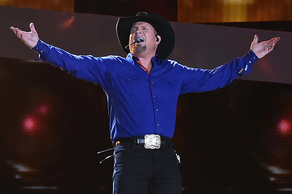 Garth Brooks Virtual Tour Being Shown At Local Drive-In