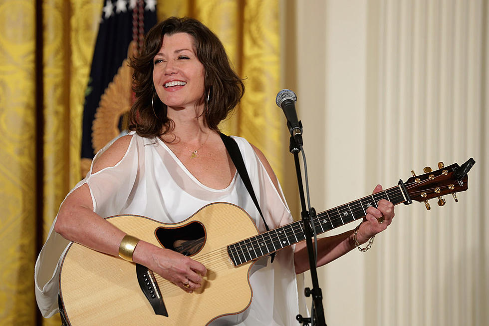 Amy Grant to Release Christmas Album, ‘Tennessee Christmas’
