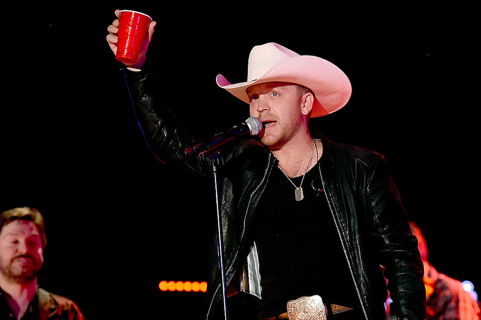 Justin Moore Earns Sixth No. 1 With ‘You Look Like I Need a Drink’