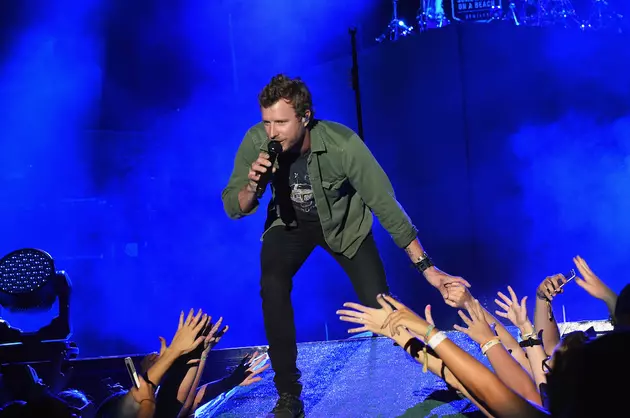 Dierks Bentley Playing Free Show Before 2016 CMA Awards